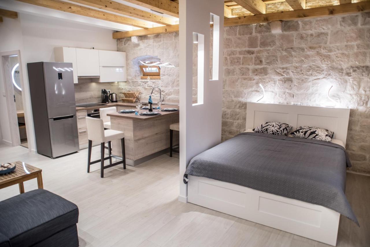 Limestone Heritage House Trogir Extérieur photo